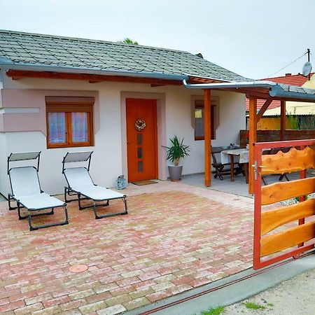 Jazmin Apartman Buzsák Екстериор снимка