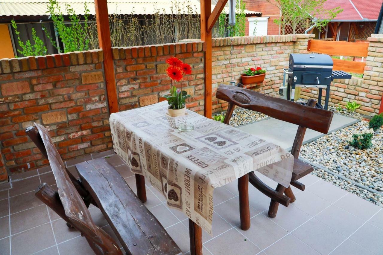Jazmin Apartman Buzsák Екстериор снимка